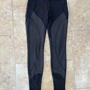 Lululemon Leggings, size 6. Black in excellent condition.  28" length
